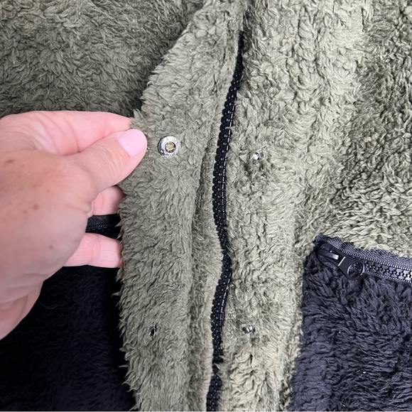 NWT Plush x Revolve Olive & Black Sherpa Zip Up Jacket with Hood - Picture 8 of 12